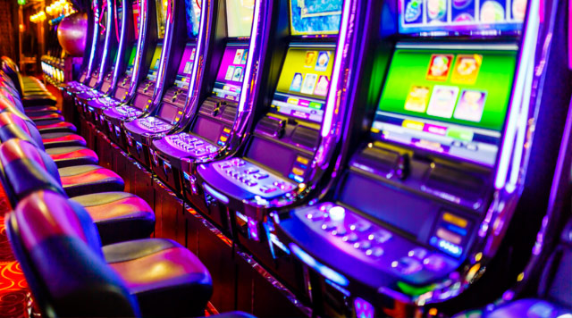 Online casino games with multiplayer features and social interaction benefits